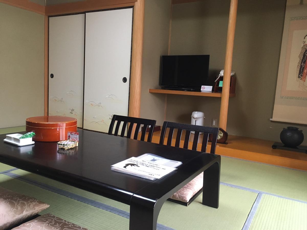 Breezbay Hotel & Resort Gero Room photo